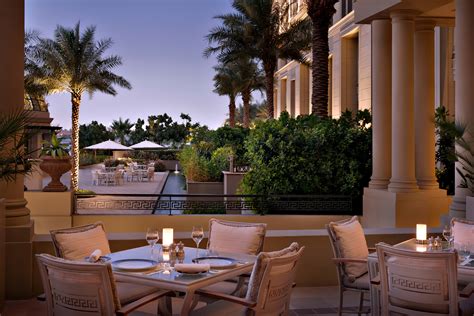 versace hotel dubai restaurants